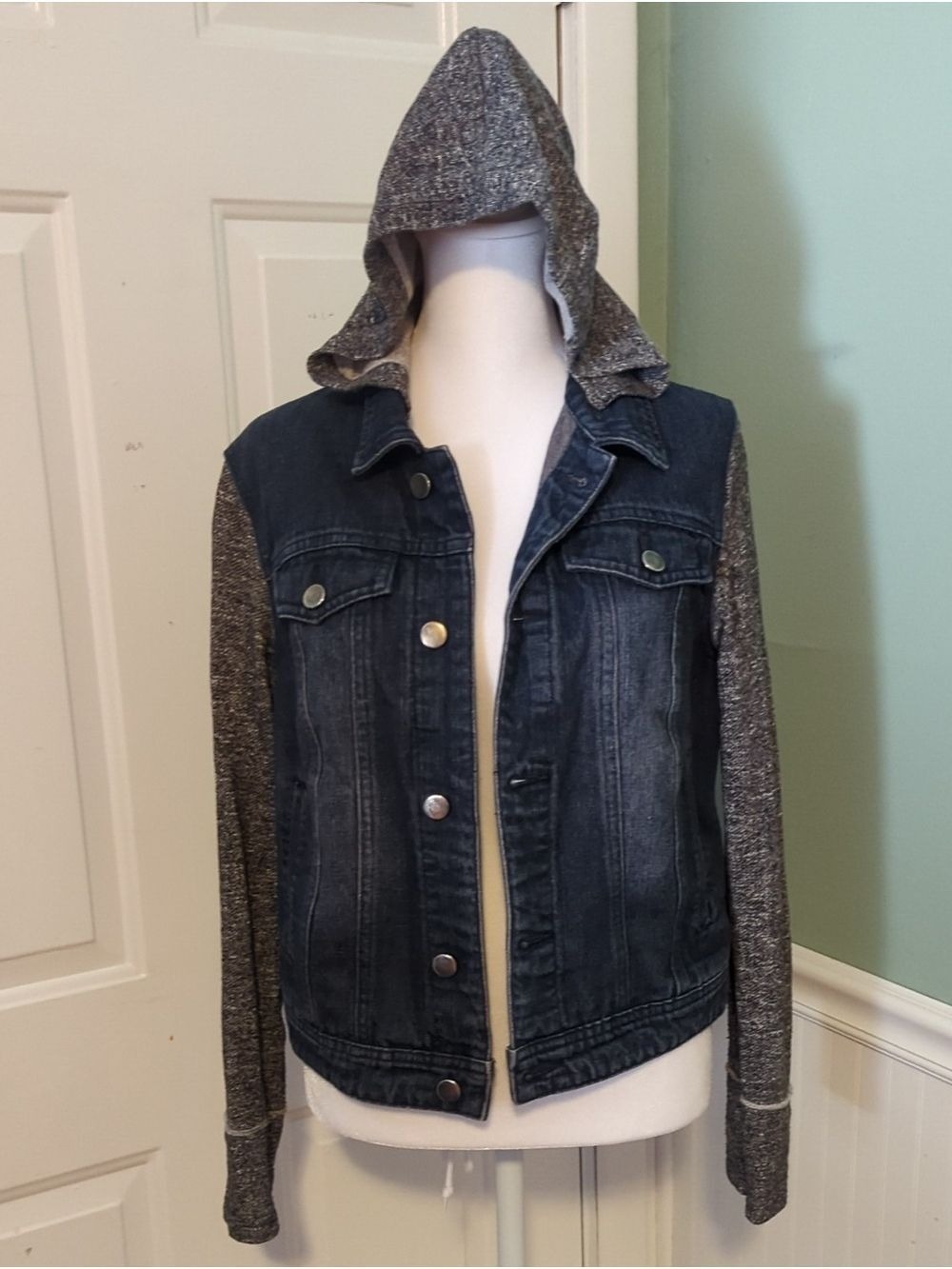 Harper Blue Denim Jacket Gray Hoodie Sleeves Medium Women
